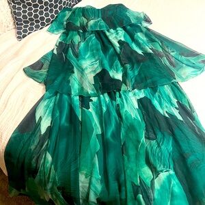 Petal & Pup BLOOM STRAPLESS MAXI DRESS - GREEN FLORAL, Size L